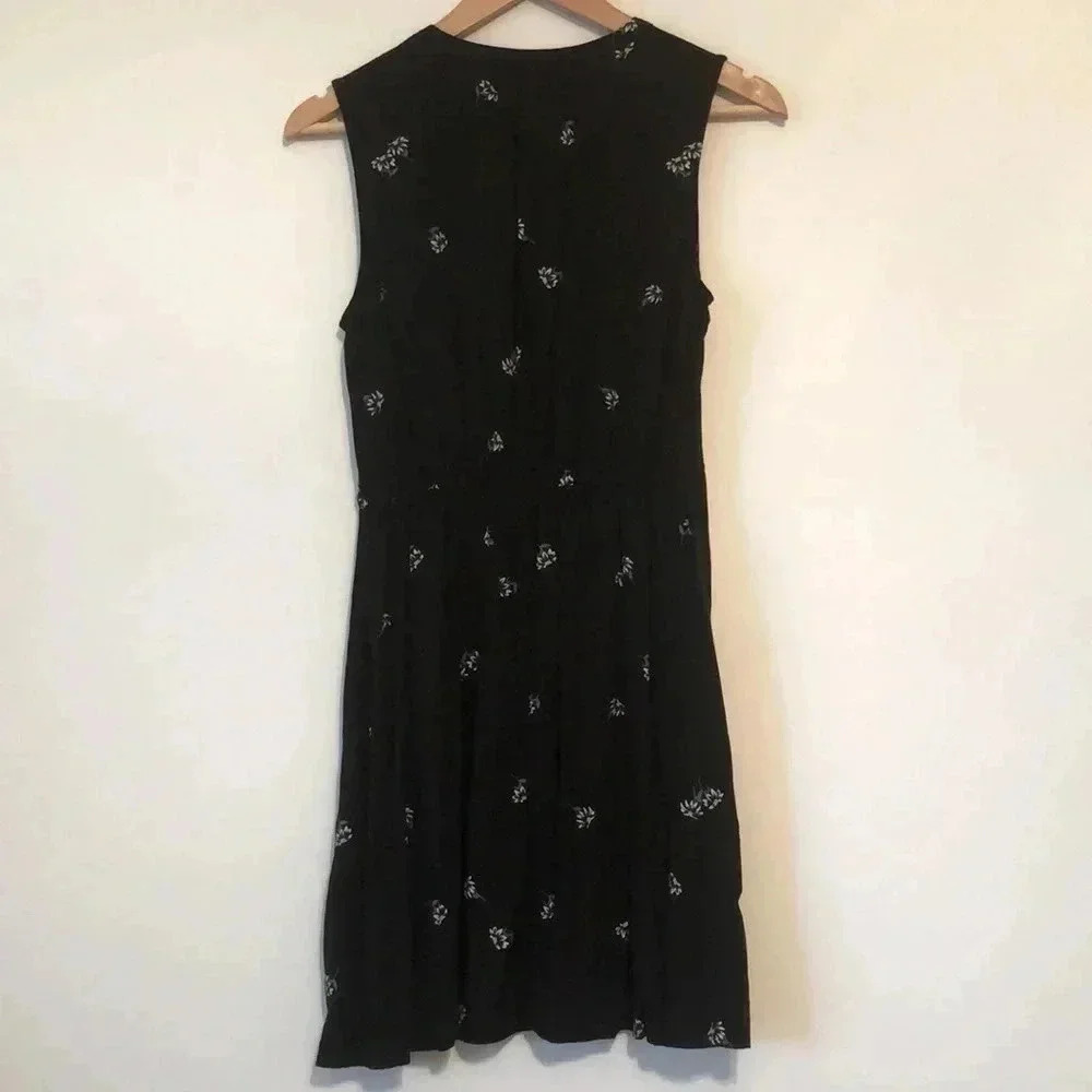 Old Navy Black Floral Mini Daisy V Neck Dress - Picture 3 of 6